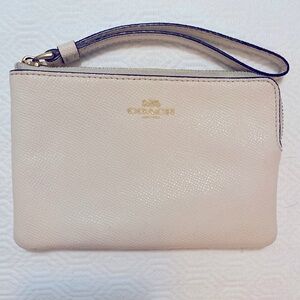 Coach Off White Wristlet